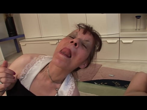 ❤️ To bedstemødre og en bedstefar har en trekant Hjemmelavet porno at da.ladyxxxporno.ru ️❤