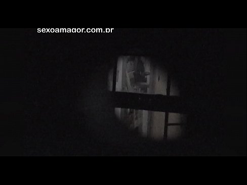 ❤️ Blondie bliver hemmeligt videooptaget af en voyeur fra nabolaget gemt bag hule mursten Hjemmelavet porno at da.ladyxxxporno.ru ️❤